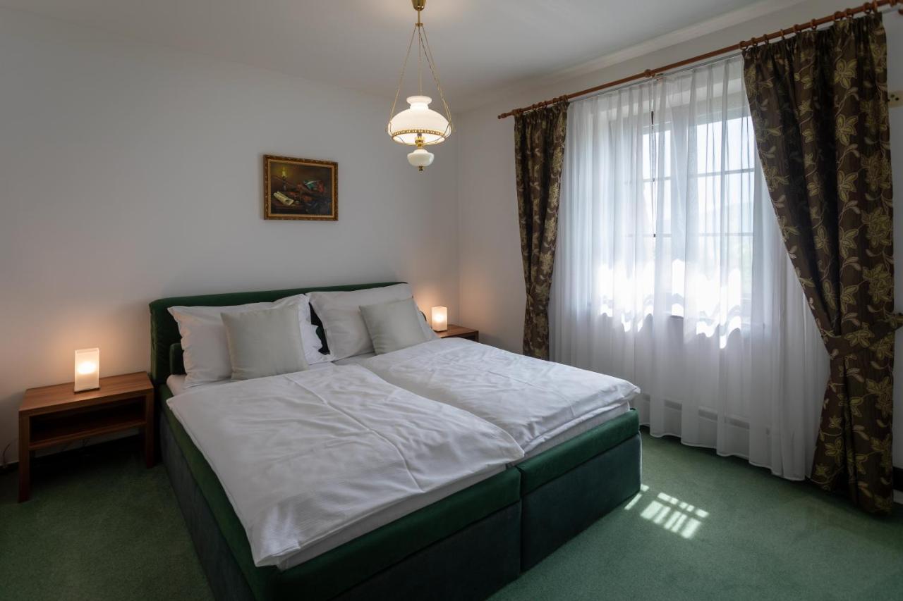 Hotel Zamecek Pod Hradem Stary Jicin 111 Eksteriør billede