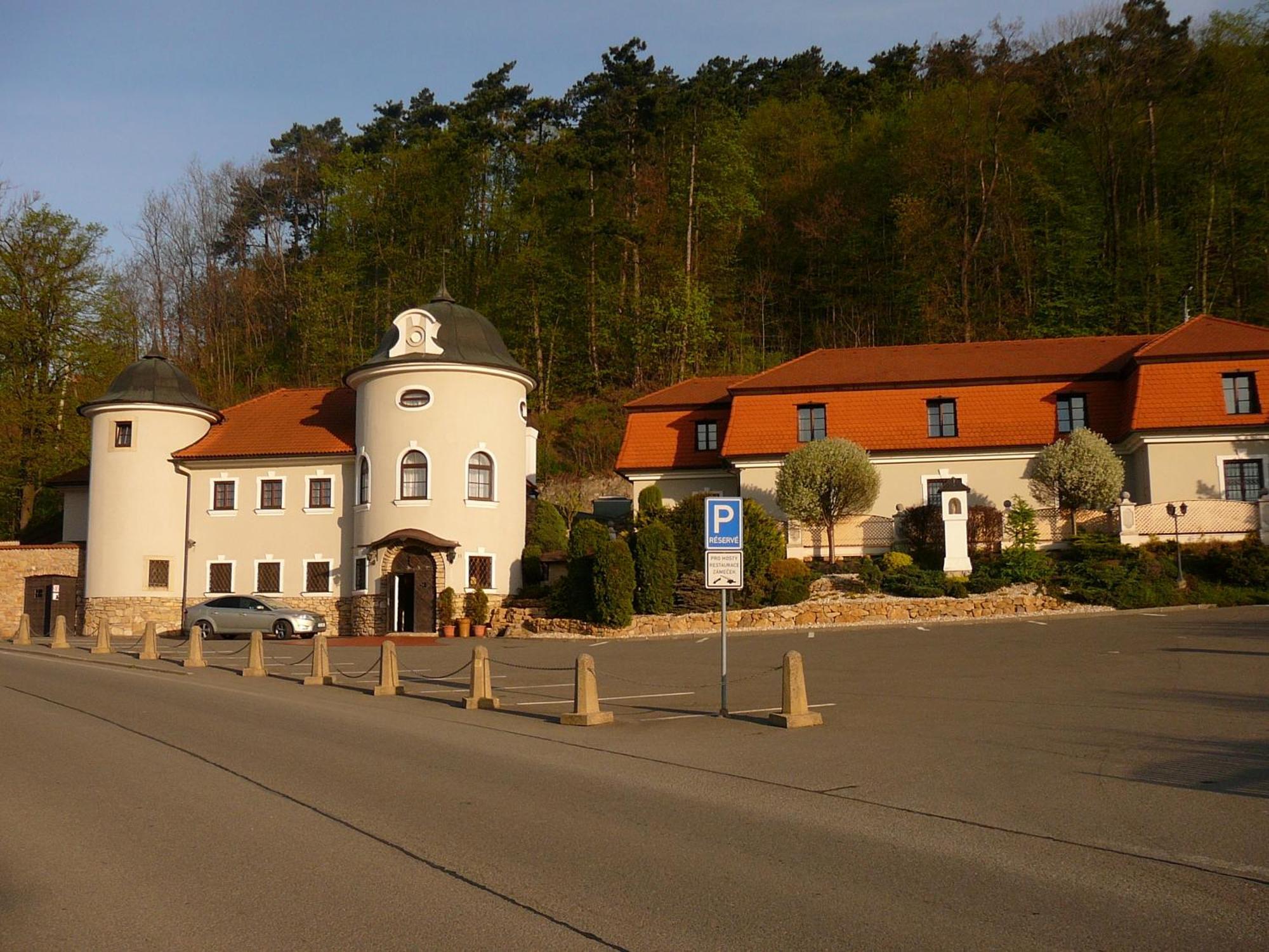 Hotel Zamecek Pod Hradem Stary Jicin 111 Eksteriør billede