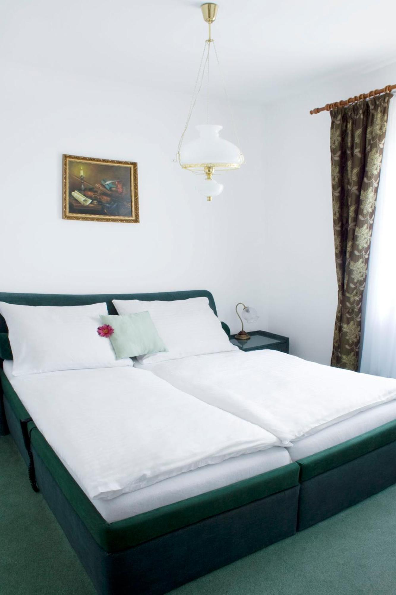 Hotel Zamecek Pod Hradem Stary Jicin 111 Eksteriør billede